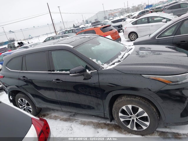 Toyota Highlander Xle 2021 5TDGZRBH6MS056829 Image 13
