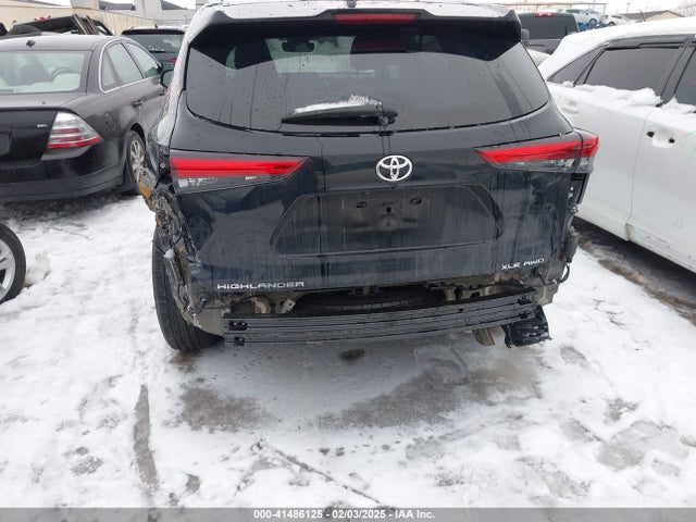 Toyota Highlander Xle 2021 5TDGZRBH6MS056829 Image 17