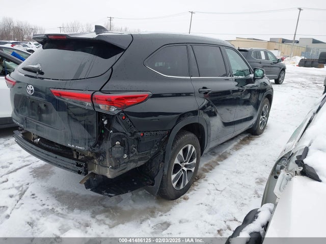 Toyota Highlander Xle 2021 5TDGZRBH6MS056829 Image 4