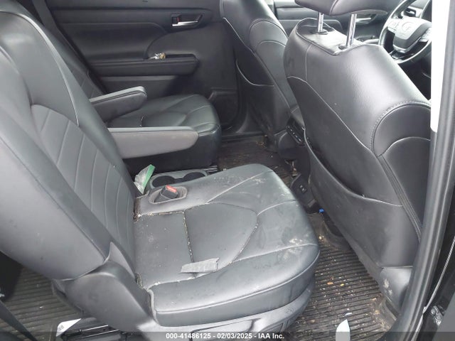 Toyota Highlander Xle 2021 5TDGZRBH6MS056829 Image 8