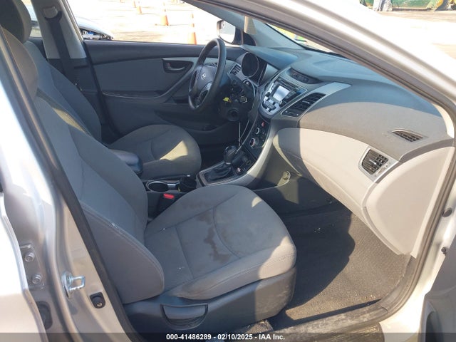 KMHDH4AE0FU284187 Hyundai ELANTRA SE