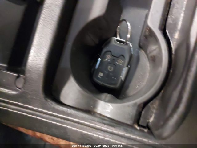1GNSKKKCXFR258138 Chevrolet Suburban 1500 Ltz