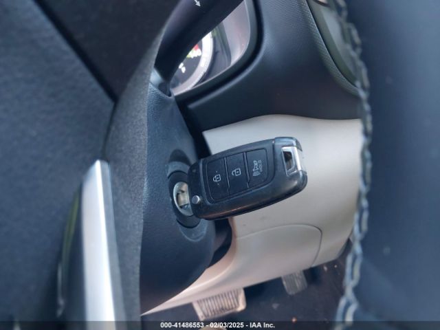 KMHRC8A39NU184906 Hyundai Venue Sel