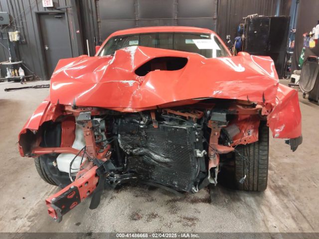 2C3CDZBT5KH587439 Dodge Challenger R/t