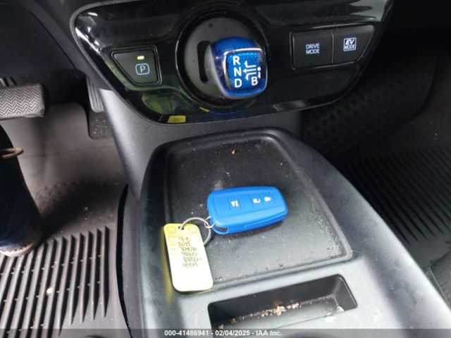 JTDKAMFU9N3186859 Toyota Prius L