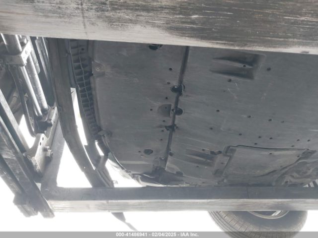 JTDKAMFU9N3186859 Toyota Prius L