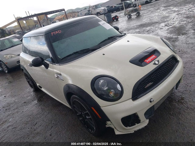 2011 MINI COOPER S WMWSV3C54BTY24925 Photo 0