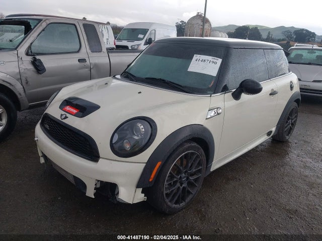 2011 MINI COOPER S WMWSV3C54BTY24925 Photo 1