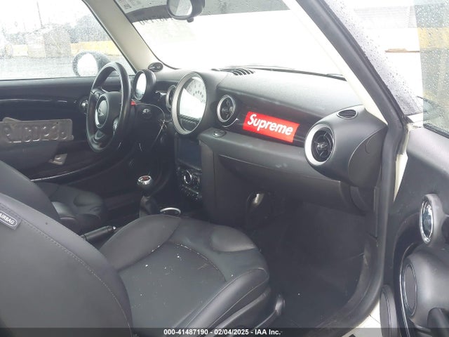 2011 MINI COOPER S WMWSV3C54BTY24925 Photo 4