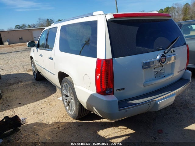 2011 CADILLAC ESCALADE ESV 1GYS4JEF1BR154922 Photo 2