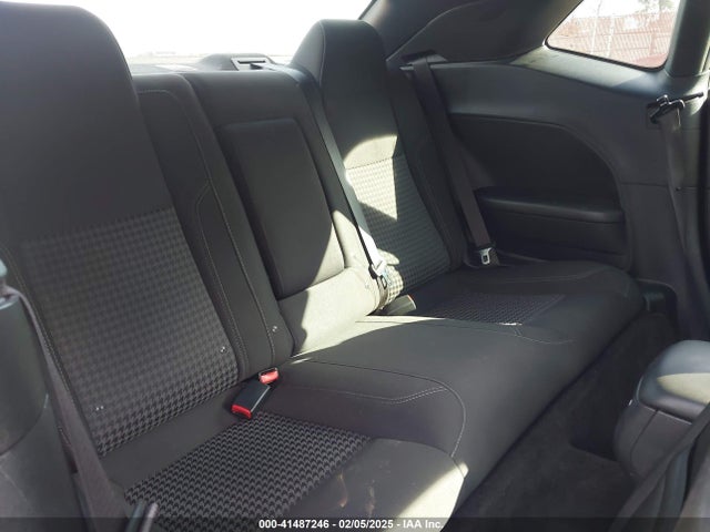 Dodge Challenger 2016 2C3CDZAGXGH278982 Image 8