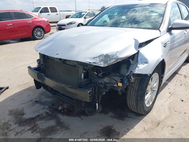 5XXGT4L35JG186993 KIA Optima Lx