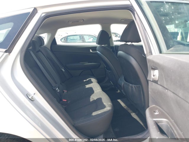 5XXGT4L35JG186993 KIA Optima Lx