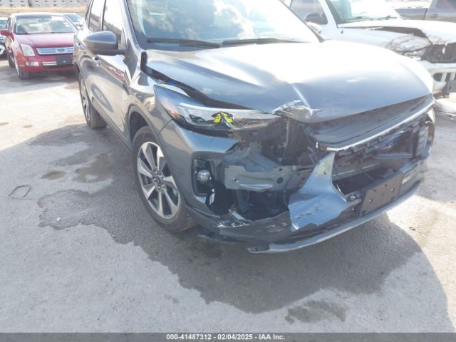 1FMCU9JA7PUB20373 Ford Escape Platinum