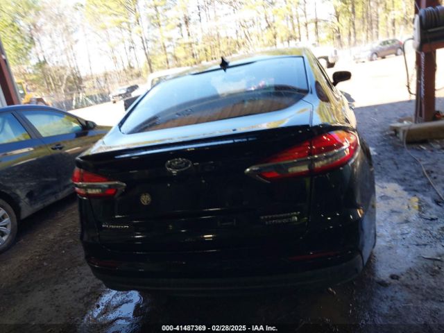 3FA6P0RU3KR243175 Ford Fusion Hybrid Titanium