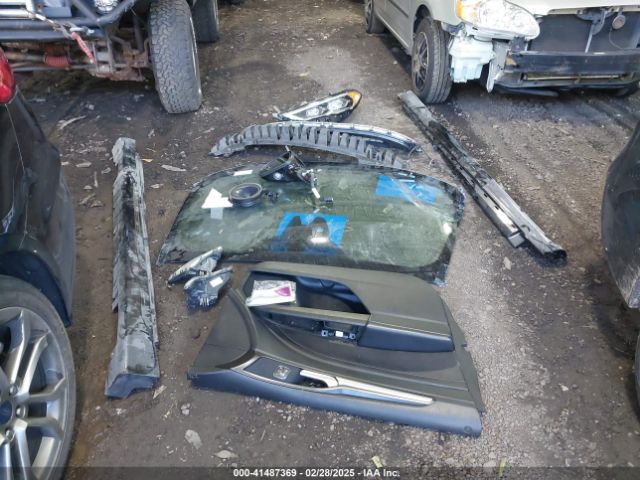3FA6P0RU3KR243175 Ford Fusion Hybrid Titanium