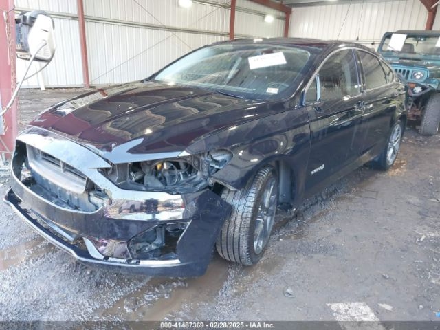 3FA6P0RU3KR243175 Ford Fusion Hybrid Titanium