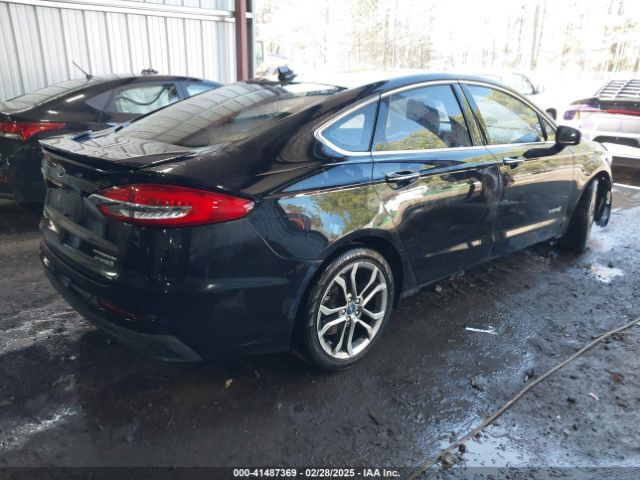 3FA6P0RU3KR243175 Ford Fusion Hybrid Titanium
