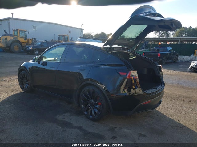 2021 TESLA MODEL Y 5YJYGDEF2MF209749 Photo 2
