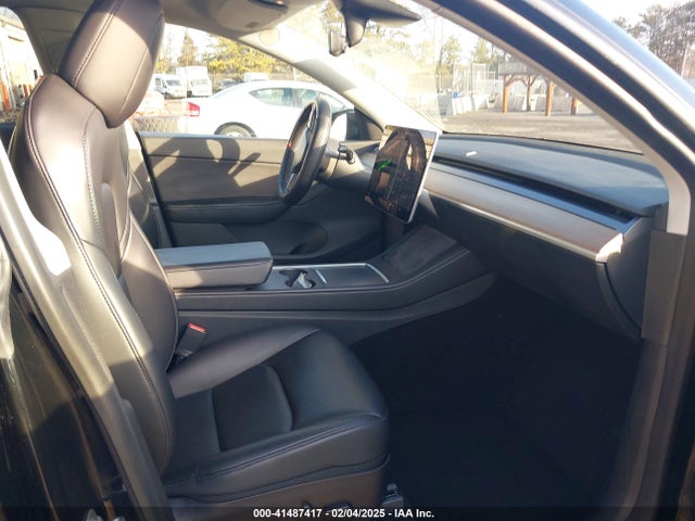 2021 TESLA MODEL Y 5YJYGDEF2MF209749 Photo 4