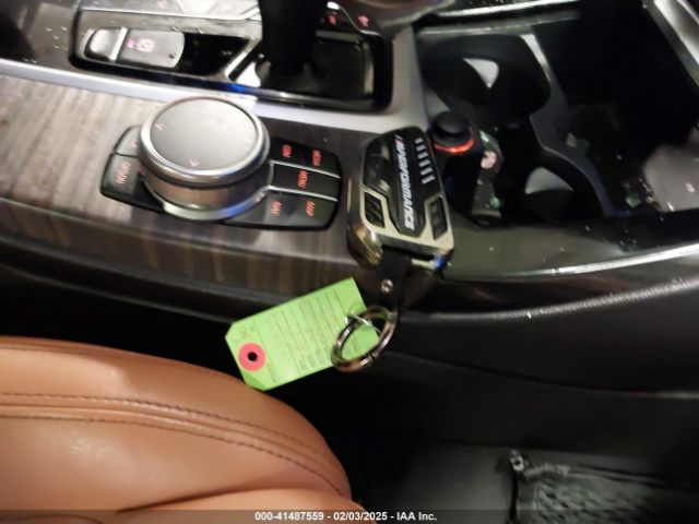 2018 BMW X3 5UXTS3C5XJ0Y96078 Photo 10