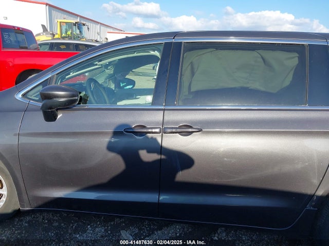 Chrysler Pacifica Touring L 2023 2C4RC1BGXPR546769 Image 15
