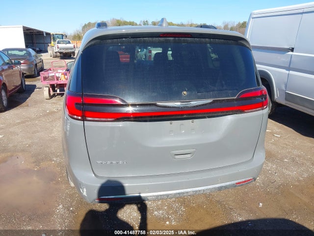 Chrysler Pacifica Touring L 2022 2C4RC1BG5NR151928 Image 16