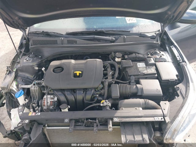 3KPF24AD9ME265607 KIA Forte Lxs
