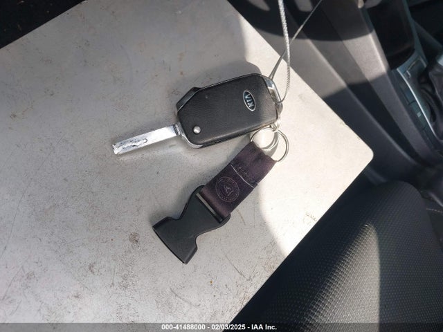 3KPF24AD9ME265607 KIA Forte Lxs