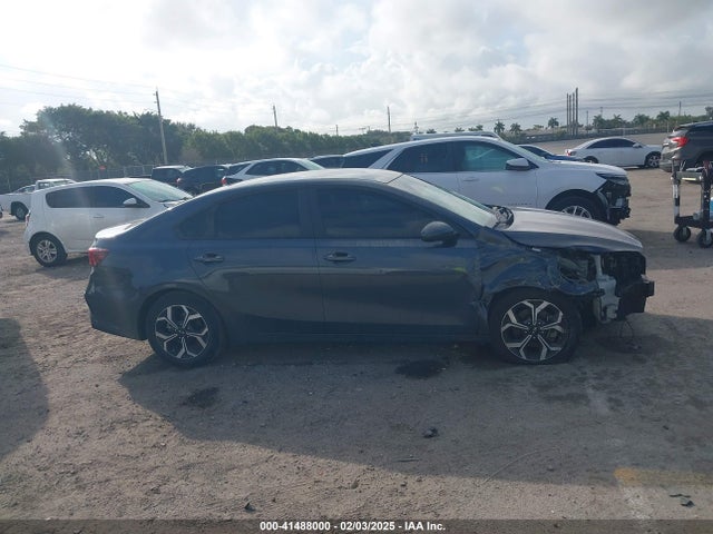 3KPF24AD9ME265607 KIA Forte Lxs