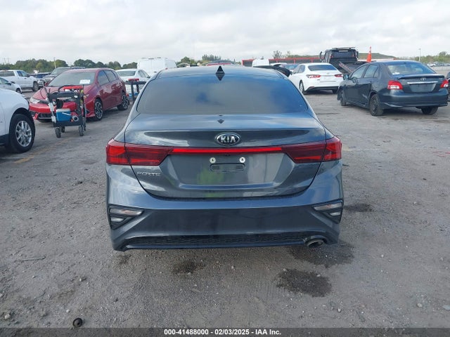 3KPF24AD9ME265607 KIA Forte Lxs