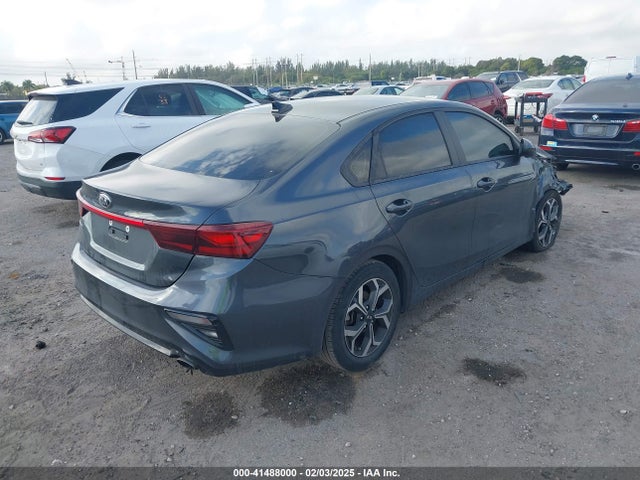 3KPF24AD9ME265607 KIA Forte Lxs