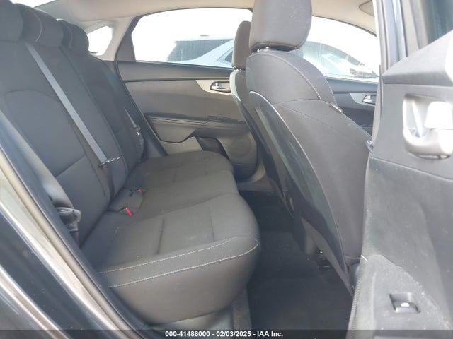 3KPF24AD9ME265607 KIA Forte Lxs