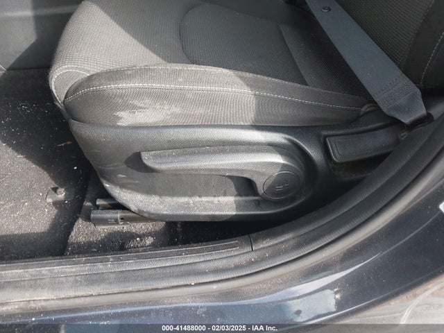 3KPF24AD9ME265607 KIA Forte Lxs