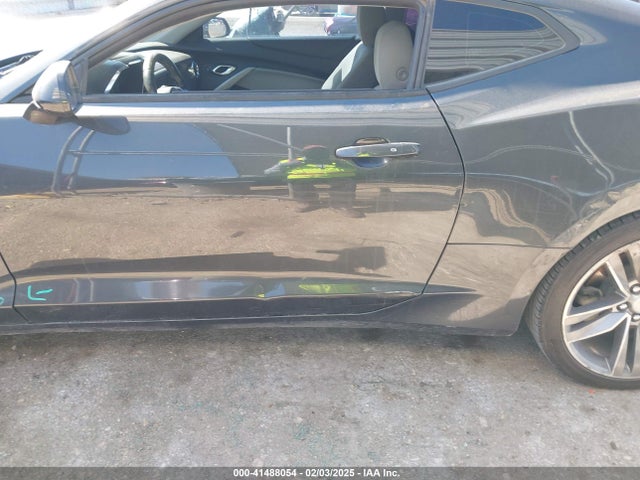 1G1FB1RS8J0163715 Chevrolet Camaro 1lt