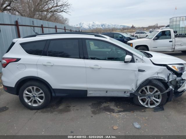 1FMCU9GD0JUC62783 Ford ESCAPE SE
