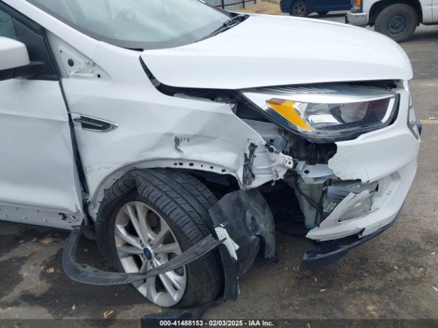 1FMCU9GD0JUC62783 Ford ESCAPE SE