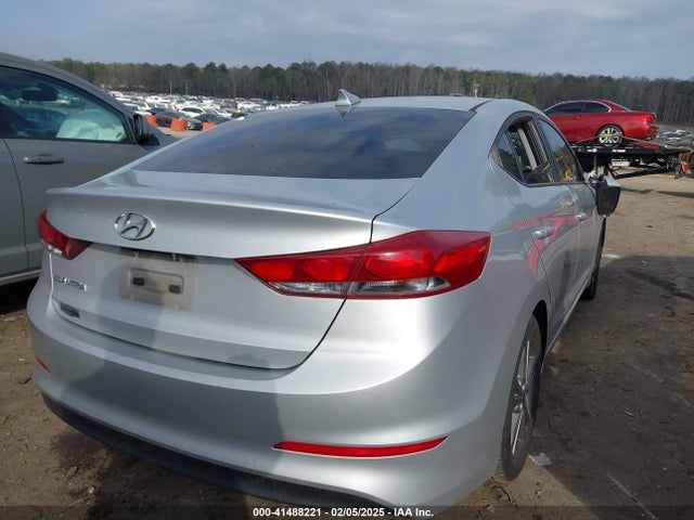 5NPD84LF4JH322436 Hyundai ELANTRA SEL
