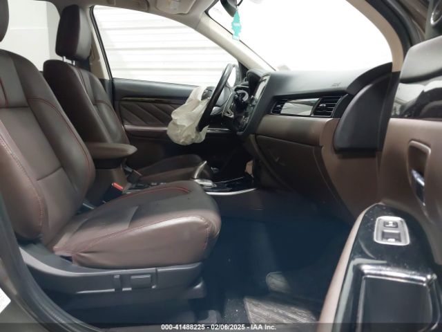 2018 MITSUBISHI OUTLANDER PHEV JA4J24A53JZ027619 Photo 4