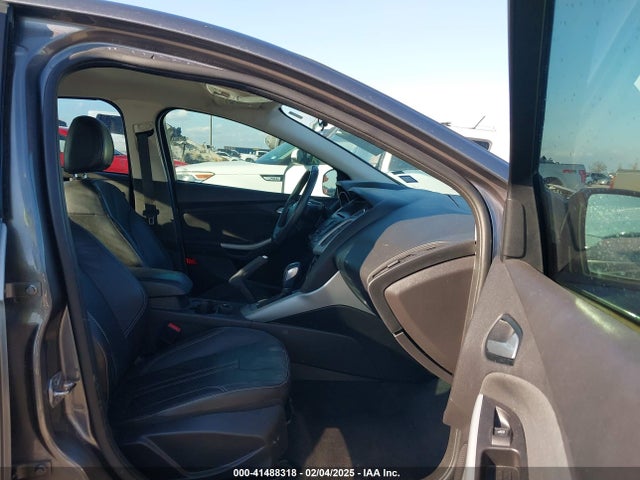 1FADP3F28EL440485 Ford FOCUS SE