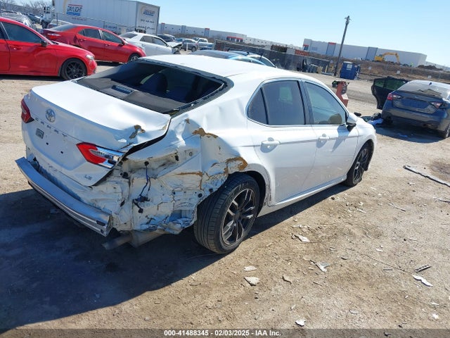 4T1B11HK8JU113895 Toyota CAMRY LE