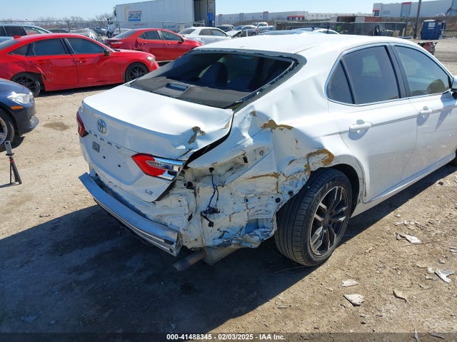 4T1B11HK8JU113895 Toyota CAMRY LE