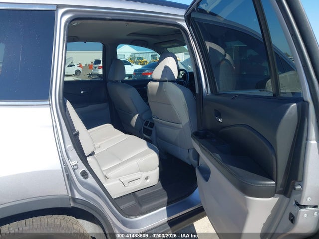 Honda Pilot 2wd Special Edition 2022 5FNYF5H2XNB014159 Image 8