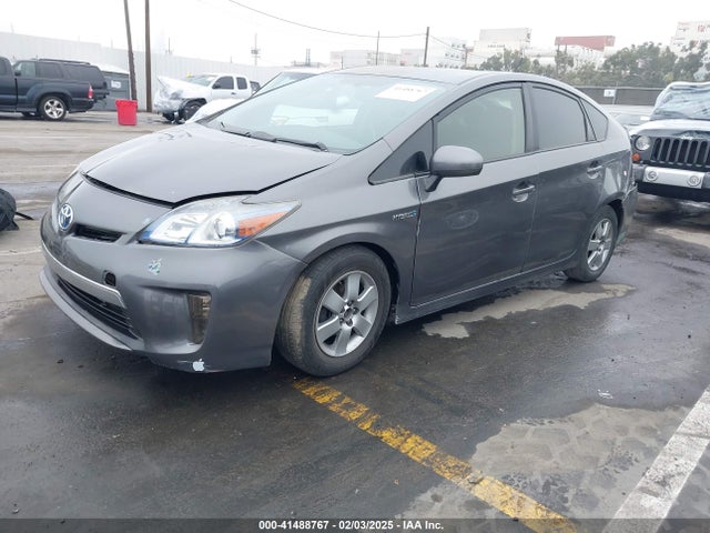 Toyota Prius Plug-in Advanced 2015 JTDKN3DPXF3074794 Image 2