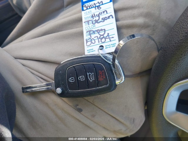 KM8J33A44JU725802 Hyundai TUCSON SEL