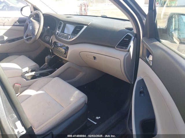 KM8J33A44JU725802 Hyundai TUCSON SEL