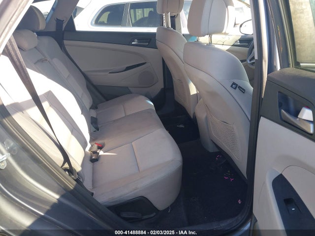 KM8J33A44JU725802 Hyundai TUCSON SEL