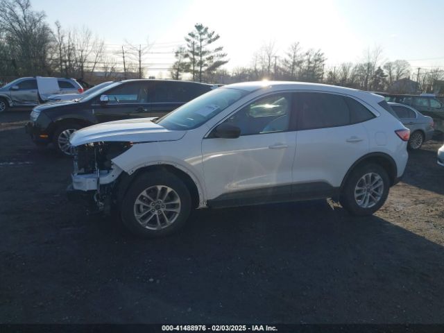 1FMCU9G68NUA44940 Ford ESCAPE SE