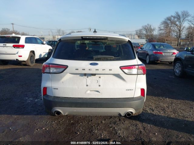 1FMCU9G68NUA44940 Ford ESCAPE SE