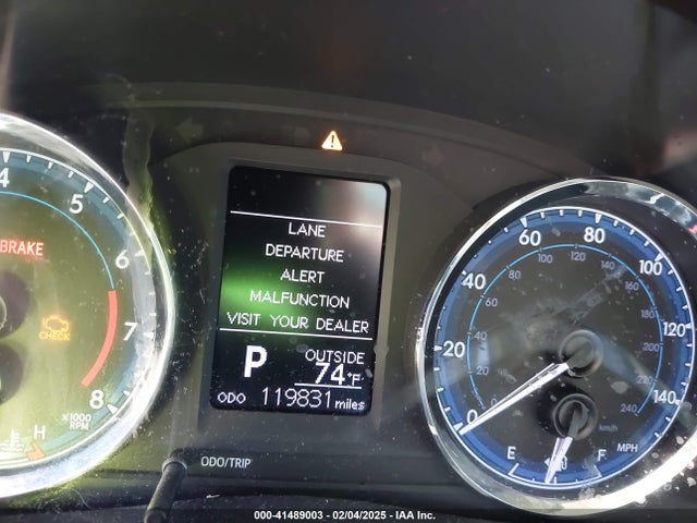 2T1BURHE3KC180066 Toyota COROLLA LE